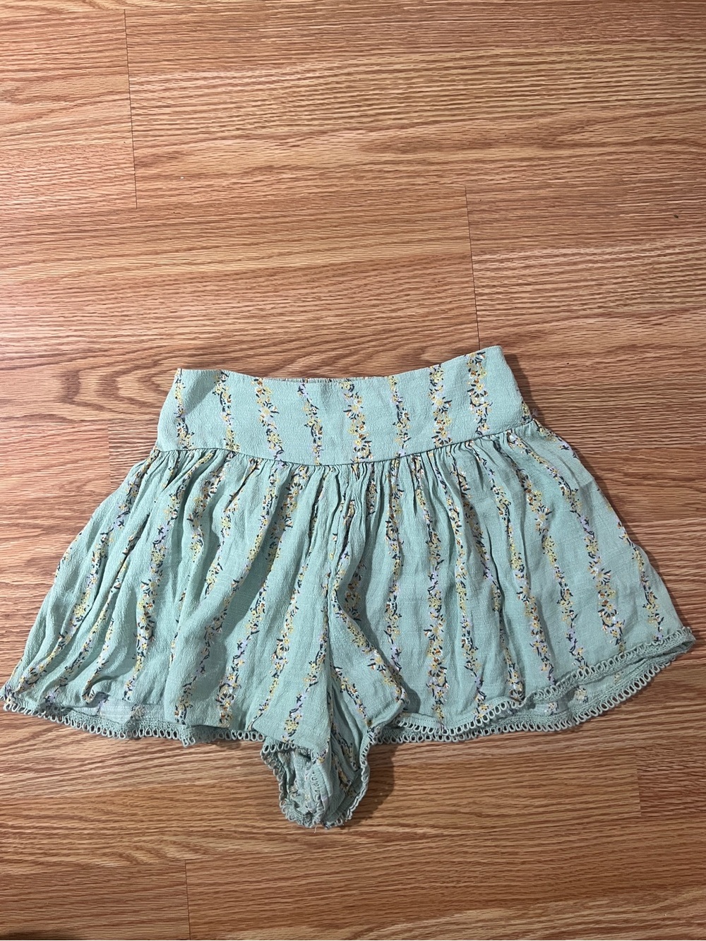 Free People Wild Love Floral Light Mint Green Floral Pull-On Ruffle Shorts